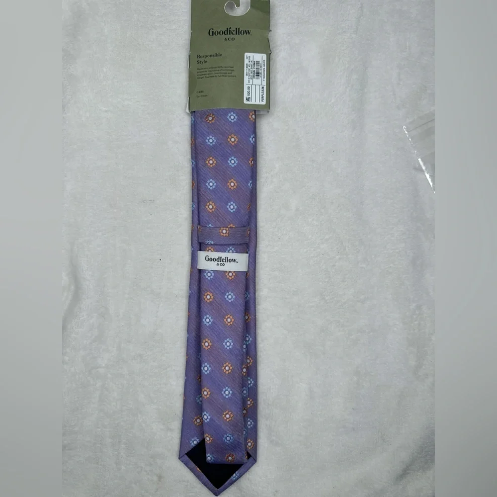 Good fellow & Co Men's Purple Floral   Neck Tie One Size
